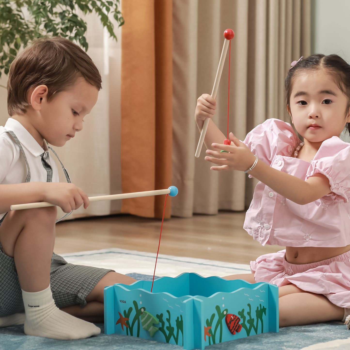 Viga Wooden Fishing Game, Montessori Magnetic Toy with 4 Rods & Numbered Fish, Develops Fine Motor Skills & Early Number Recognition, Eco-Friendly & Non-Toxic Educational Toy, for Ages 18M+