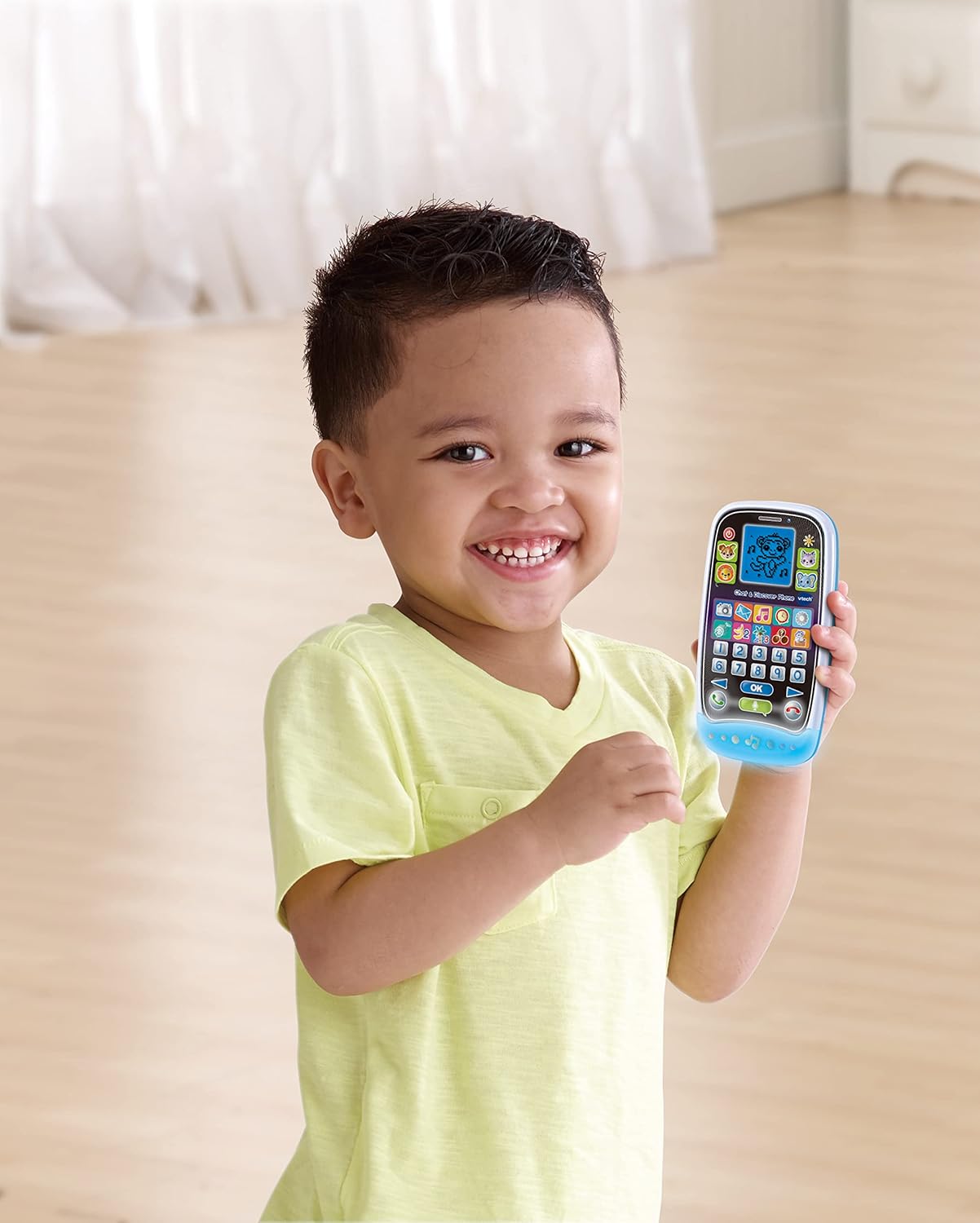 VTech Chat & Discover Phone Educational Toy Smartphone with Games Apps Lights and Music Multicolour 2+