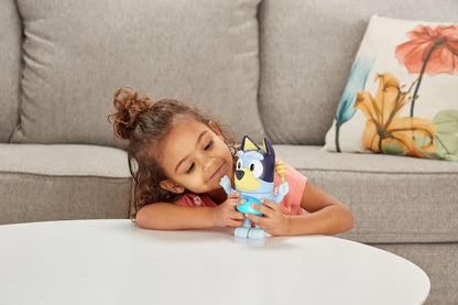 VTech Shake It Bluey Interactive Toddler Toy with Music, Sounds and Phrases from TV Show, Educational Play, Follow Me Memory Game, Motor Skill Development, Learning Toy, Ideal Gift for Kids Ages 3-5, Blue