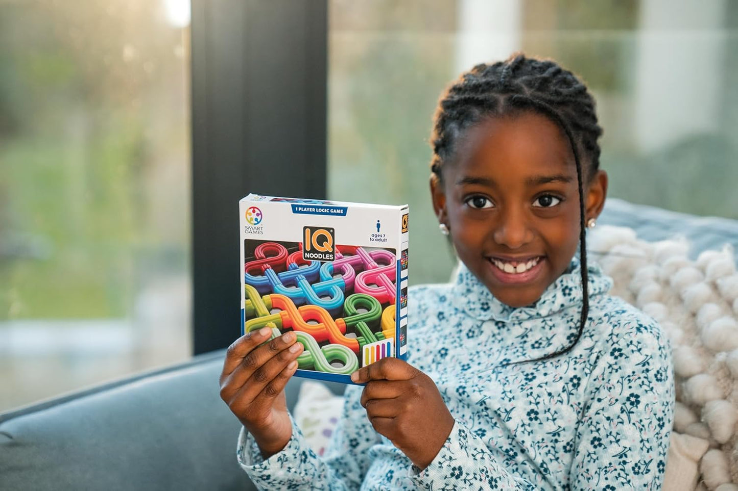 SmartGames IQ Noodles Pocket Brain Teaser Puzzle Game with 120 Challenges Travel-Friendly Educational Toy for Kids and Adults Ages 7 and Up